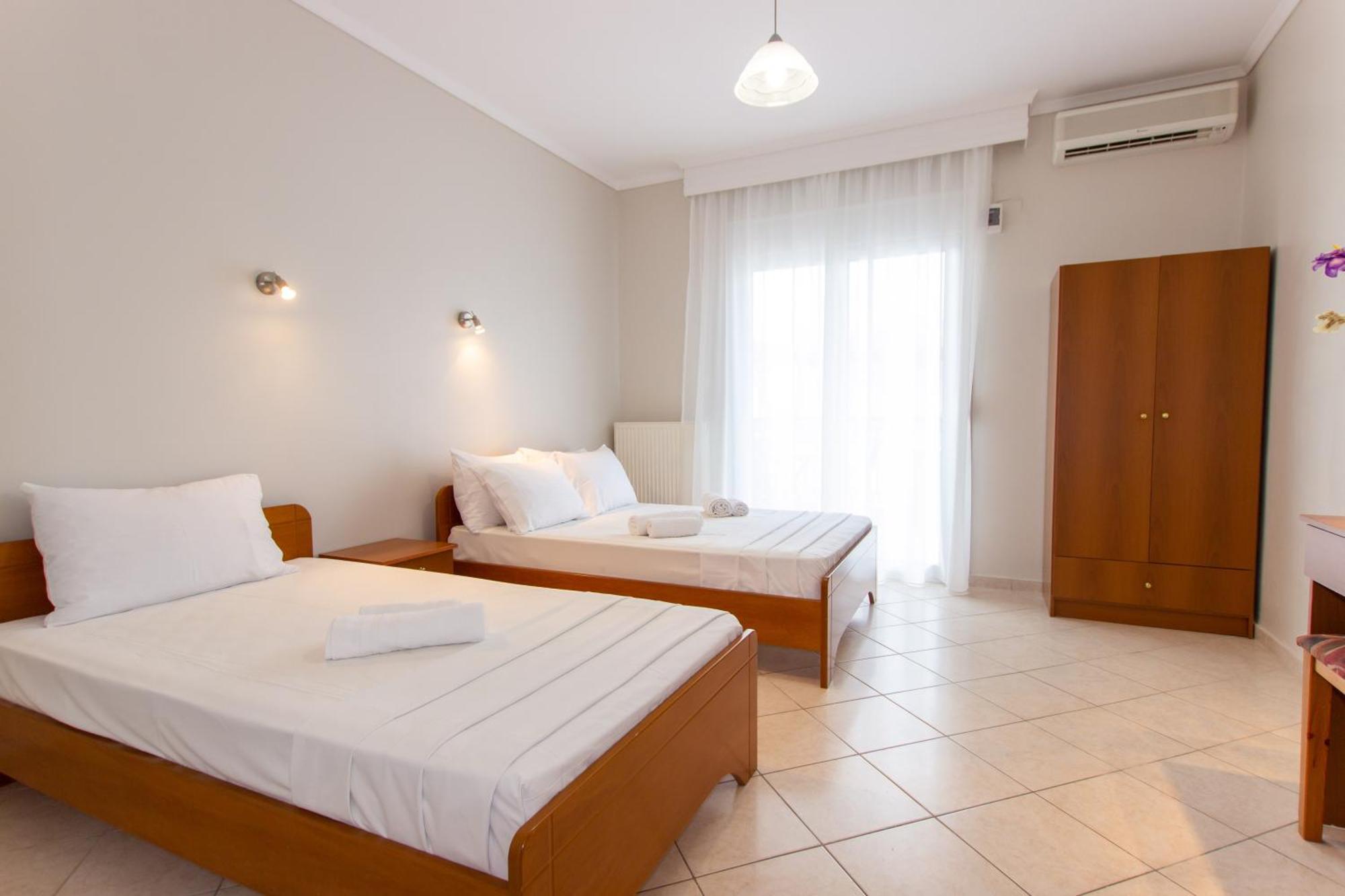 Athanasia Inn Vrasná Buitenkant foto