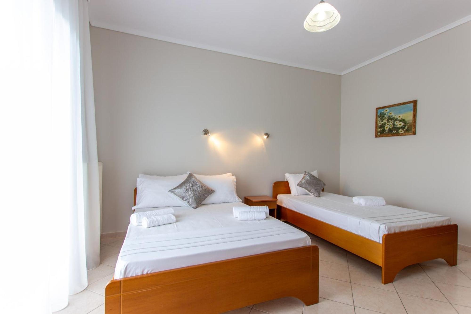 Athanasia Inn Vrasná Buitenkant foto