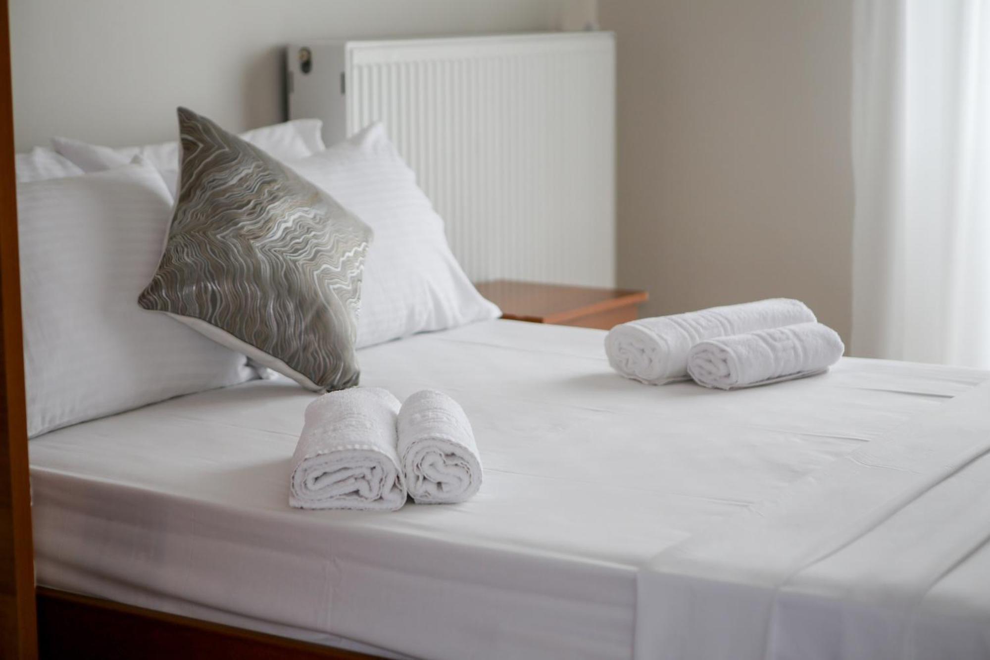 Athanasia Inn Vrasná Buitenkant foto
