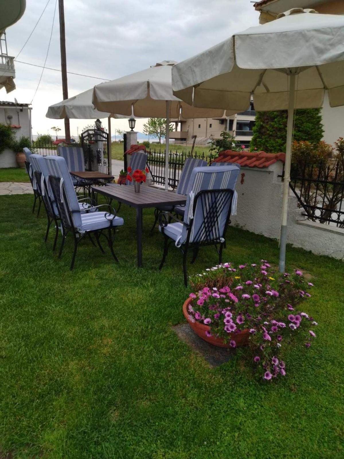 Athanasia Inn Vrasná Buitenkant foto