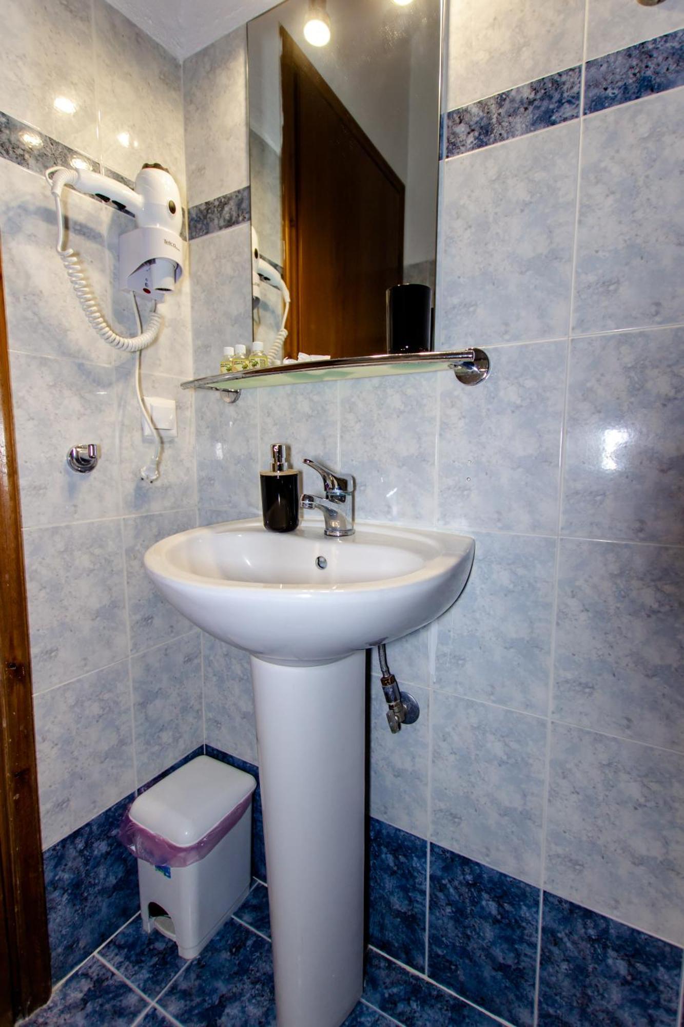 Athanasia Inn Vrasná Buitenkant foto