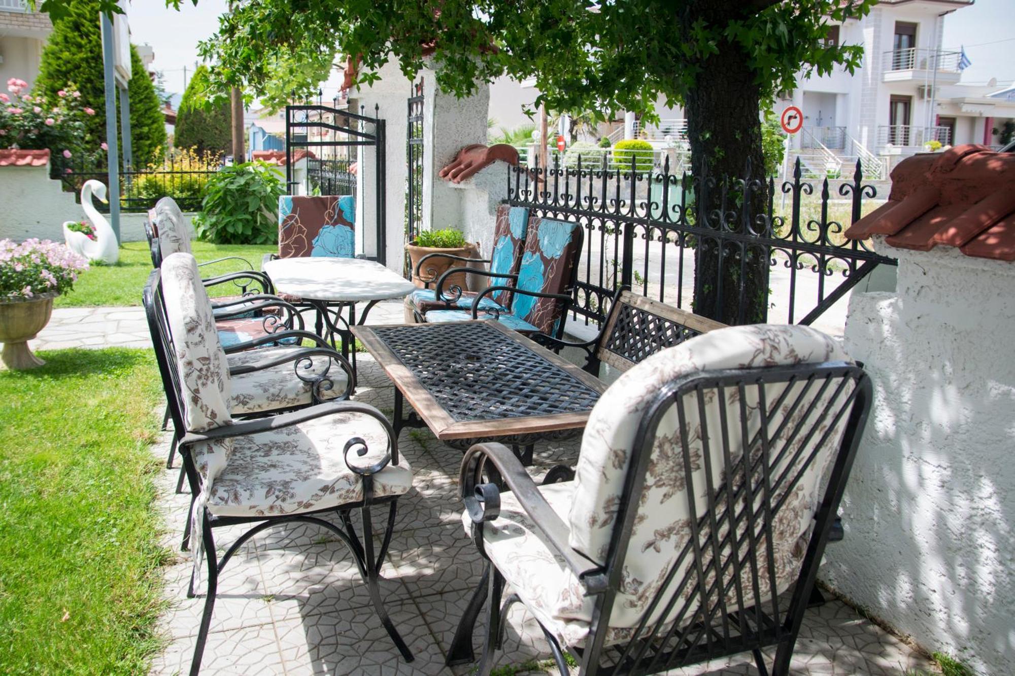 Athanasia Inn Vrasná Buitenkant foto