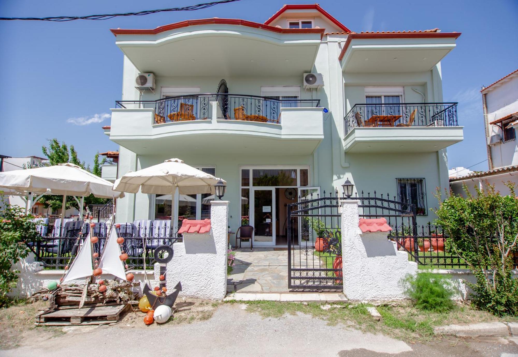 Athanasia Inn Vrasná Buitenkant foto