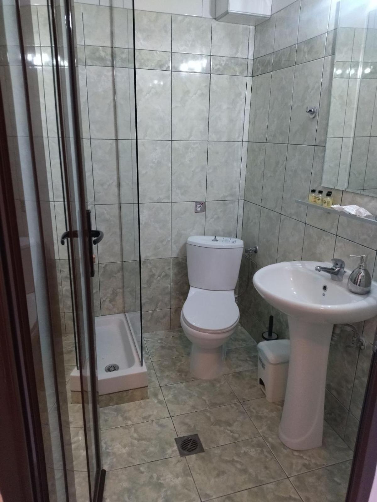 Athanasia Inn Vrasná Buitenkant foto