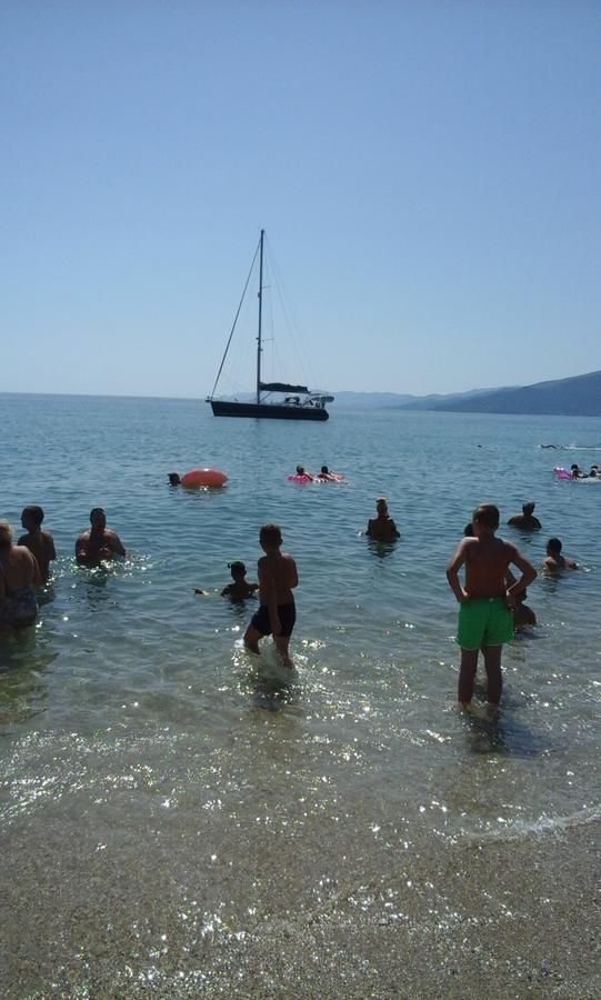 Athanasia Inn Vrasná Buitenkant foto