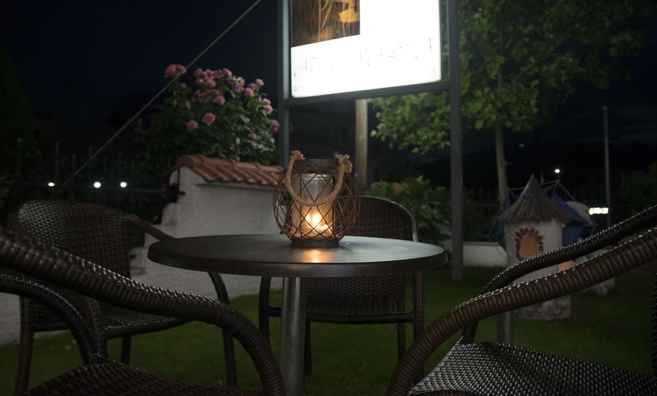 Athanasia Inn Vrasná Buitenkant foto